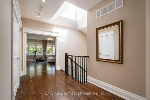 Photo 24 at 136 Homewood Avenue, Newtonbrook West, Toronto