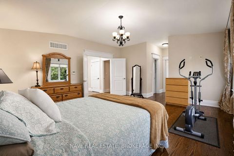 Photo 25 at 136 Homewood Avenue, Newtonbrook West, Toronto
