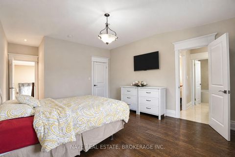 Photo 31 at 136 Homewood Avenue, Newtonbrook West, Toronto