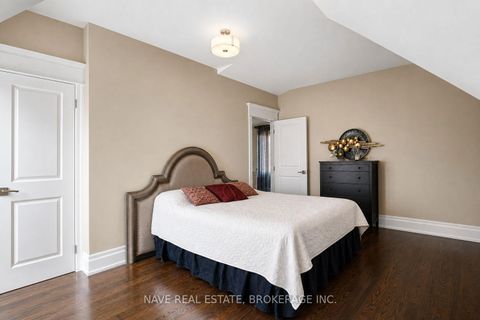 Photo 33 at 136 Homewood Avenue, Newtonbrook West, Toronto