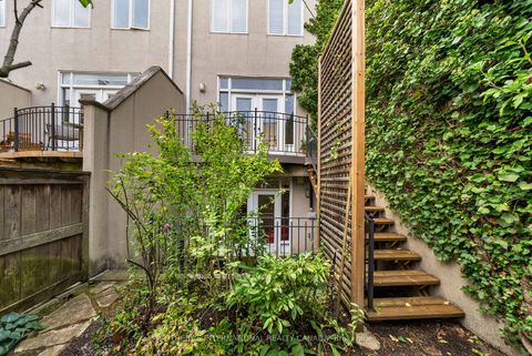 Photo 2 at 213 Walmer Road, Casa Loma, Toronto