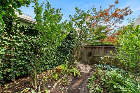 Photo 3 at 213 Walmer Road, Casa Loma, Toronto