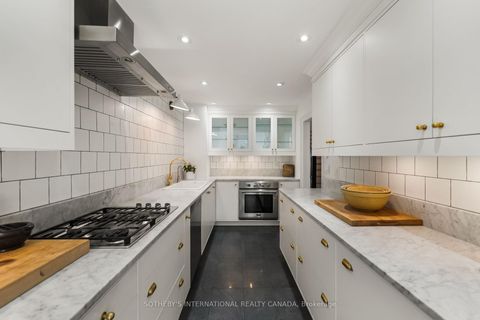 Photo 12 at 213 Walmer Road, Casa Loma, Toronto