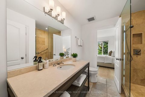 Photo 22 at 213 Walmer Road, Casa Loma, Toronto