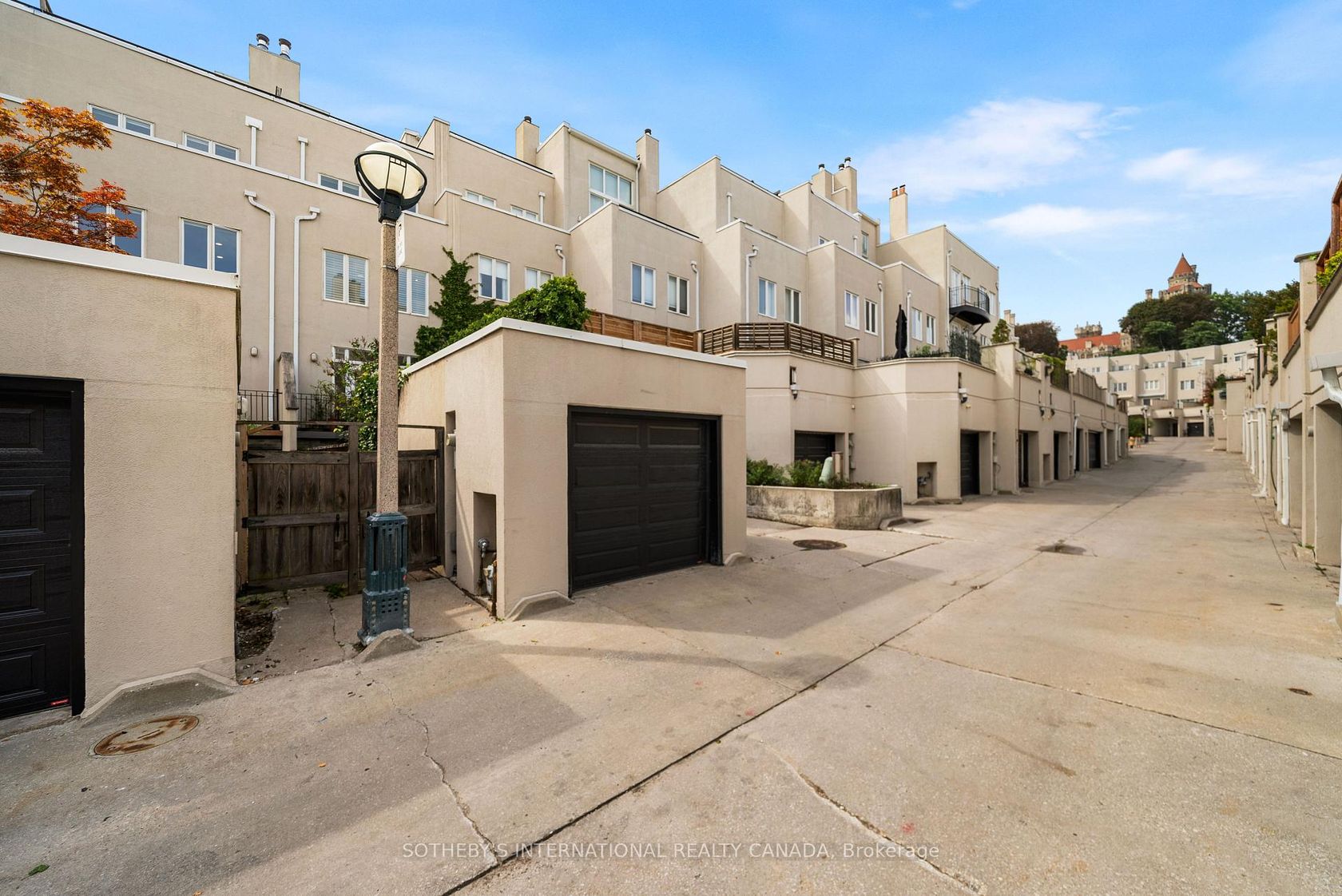 213 Walmer Road, Casa Loma, Toronto photo number 2