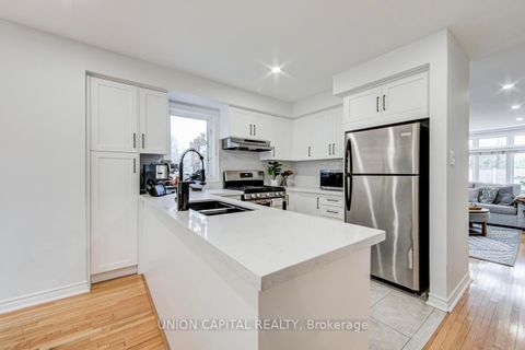 Photo 12 at 8 - 1 Bastedo Avenue, Woodbine Corridor, Toronto
