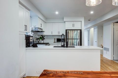 Photo 14 at 8 - 1 Bastedo Avenue, Woodbine Corridor, Toronto