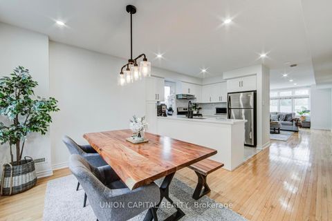 Photo 17 at 8 - 1 Bastedo Avenue, Woodbine Corridor, Toronto