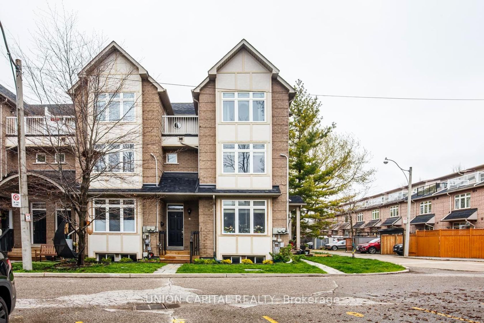 8 - 1 Bastedo Avenue, Woodbine Corridor, Toronto photo 1