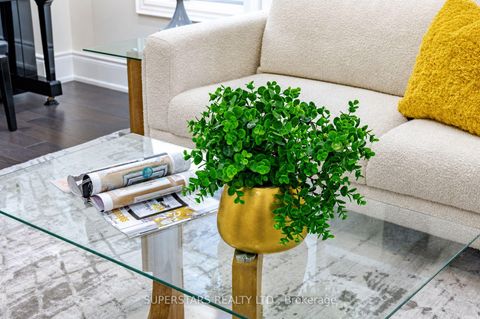 Photo 5 at 20 Wellman Drive, Oak Ridges Lake Wilcox, Richmond Hill