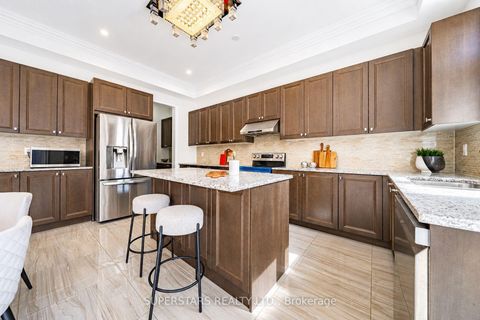 Photo 17 at 20 Wellman Drive, Oak Ridges Lake Wilcox, Richmond Hill