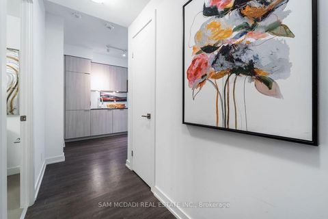 Photo 4 at 301 - 609 Avenue Road, St. Clair, Toronto