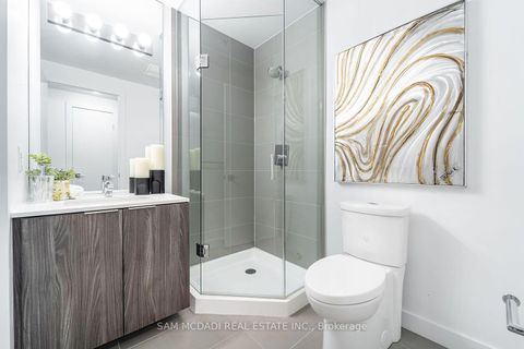 Photo 5 at 301 - 609 Avenue Road, St. Clair, Toronto