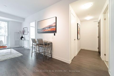 Photo 8 at 301 - 609 Avenue Road, St. Clair, Toronto