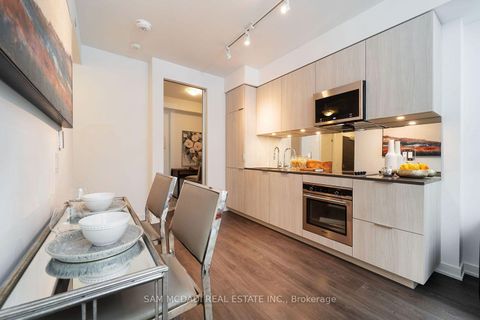 Photo 10 at 301 - 609 Avenue Road, St. Clair, Toronto