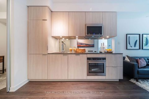 Photo 11 at 301 - 609 Avenue Road, St. Clair, Toronto
