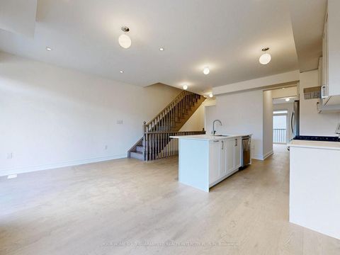 Photo 17 at 124 Tennant Circle, Vellore Village, Vaughan