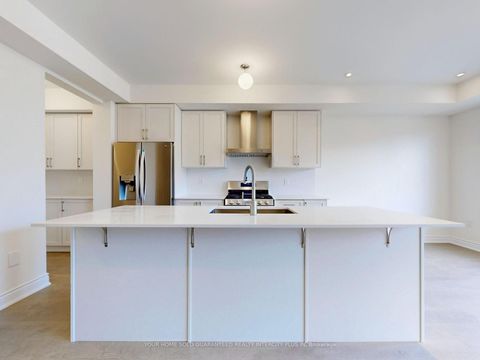 Photo 19 at 124 Tennant Circle, Vellore Village, Vaughan