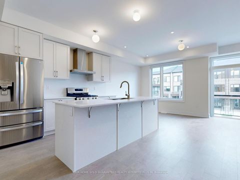 Photo 20 at 124 Tennant Circle, Vellore Village, Vaughan
