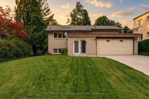 Photo 2 at 80 Shirley Avenue, Sunnidale, Barrie