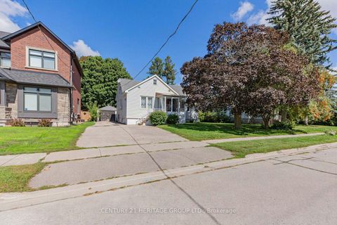 Photo 1 at 92 Kennedy Street E, Aurora Village, Aurora
