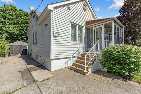 Photo 2 at 92 Kennedy Street E, Aurora Village, Aurora