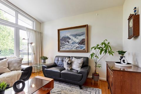 Photo 3 at 122 Haileybury Drive, Bendale, Toronto