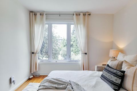 Photo 18 at 122 Haileybury Drive, Bendale, Toronto
