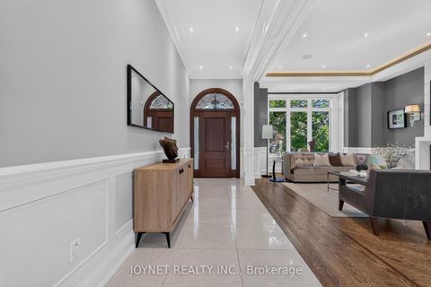 Photo 2 at 119 Patricia Avenue, Newtonbrook West, Toronto