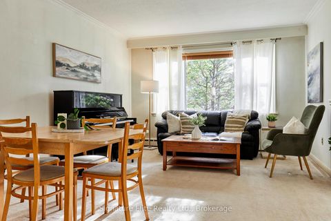 Photo 3 at 15 Bonny Lynn Court, Ionview, Toronto