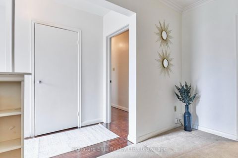 Photo 12 at 15 Bonny Lynn Court, Ionview, Toronto