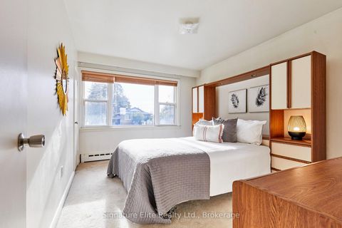 Photo 13 at 15 Bonny Lynn Court, Ionview, Toronto