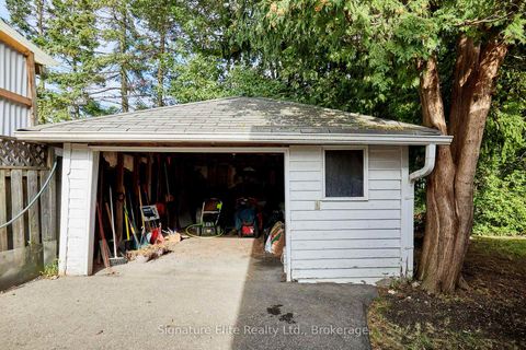 Photo 35 at 15 Bonny Lynn Court, Ionview, Toronto
