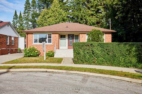 Photo 36 at 15 Bonny Lynn Court, Ionview, Toronto