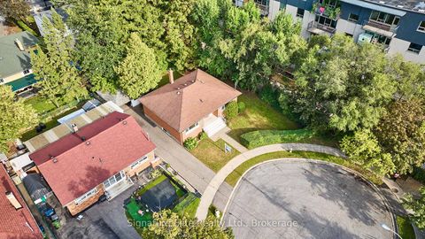 Photo 37 at 15 Bonny Lynn Court, Ionview, Toronto