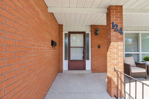 Photo 4 at 124 Stilecroft Drive, York University Heights, Toronto