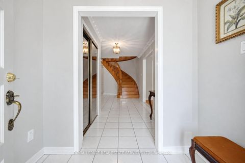 Photo 5 at 124 Stilecroft Drive, York University Heights, Toronto