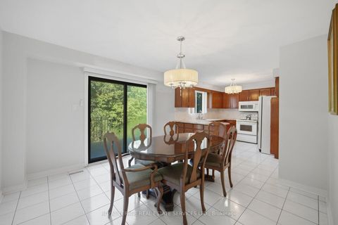Photo 15 at 124 Stilecroft Drive, York University Heights, Toronto