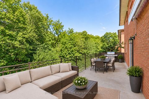 Photo 17 at 124 Stilecroft Drive, York University Heights, Toronto