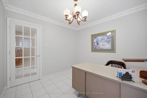 Photo 20 at 124 Stilecroft Drive, York University Heights, Toronto