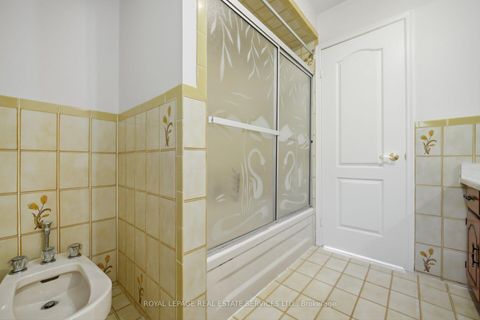 Photo 26 at 124 Stilecroft Drive, York University Heights, Toronto