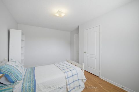 Photo 29 at 124 Stilecroft Drive, York University Heights, Toronto