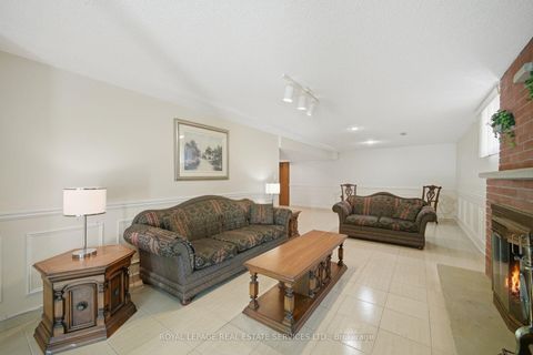 Photo 34 at 124 Stilecroft Drive, York University Heights, Toronto