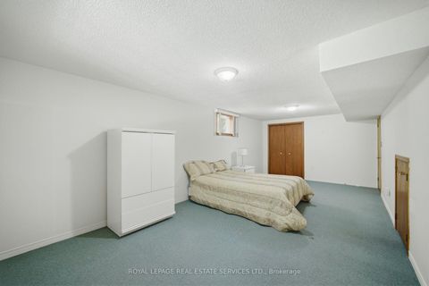Photo 40 at 124 Stilecroft Drive, York University Heights, Toronto