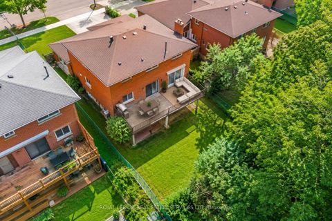 Photo 48 at 124 Stilecroft Drive, York University Heights, Toronto