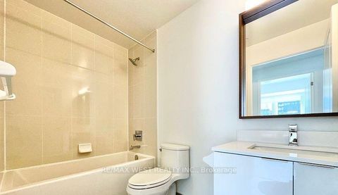 Photo 6 at 616 - 543 Richmond Street W, Waterfront Communities C1, Toronto