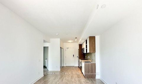 Photo 7 at 616 - 543 Richmond Street W, Waterfront Communities C1, Toronto