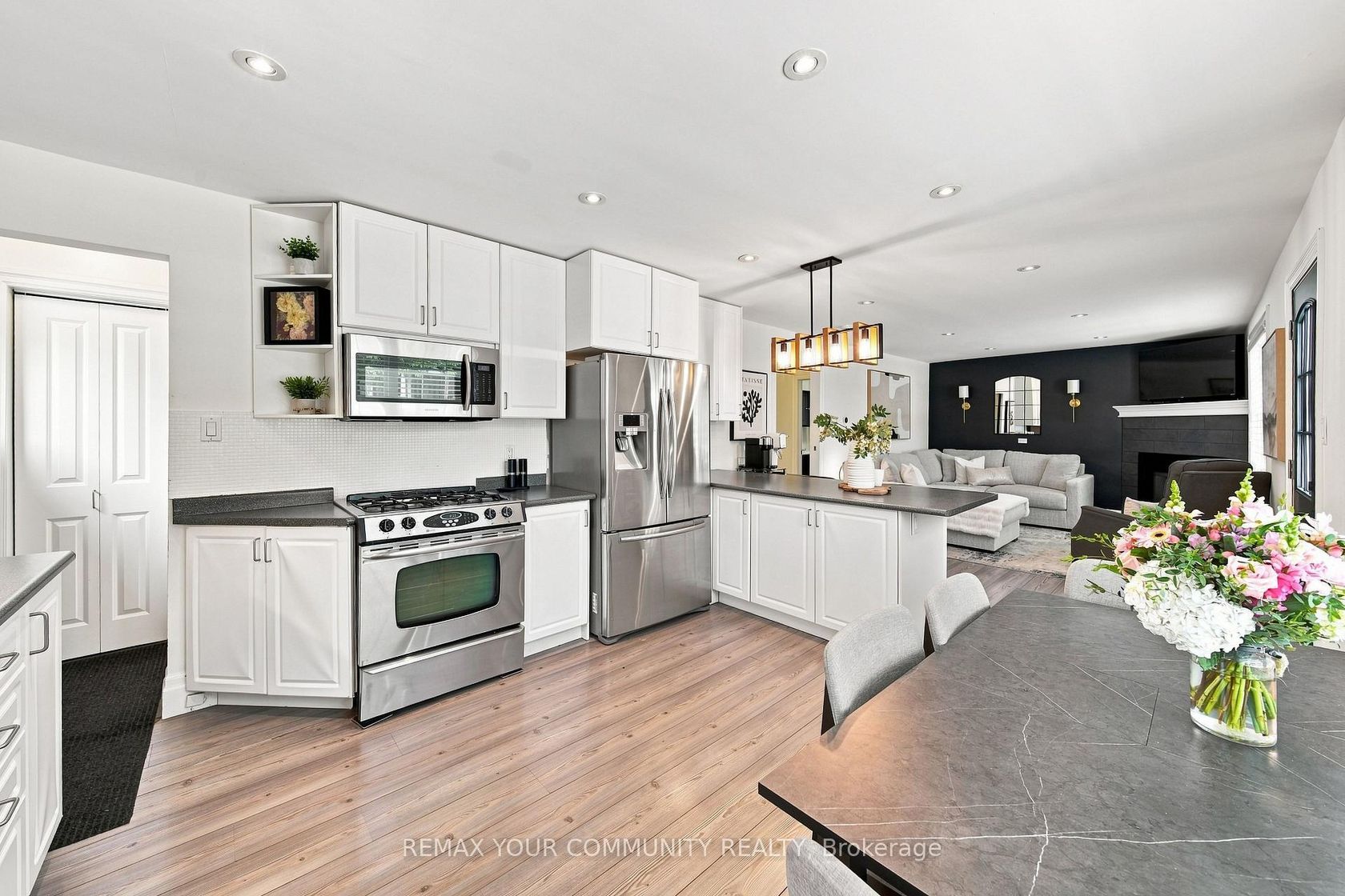 422 Queen Street, Central Newmarket, Newmarket photo 9