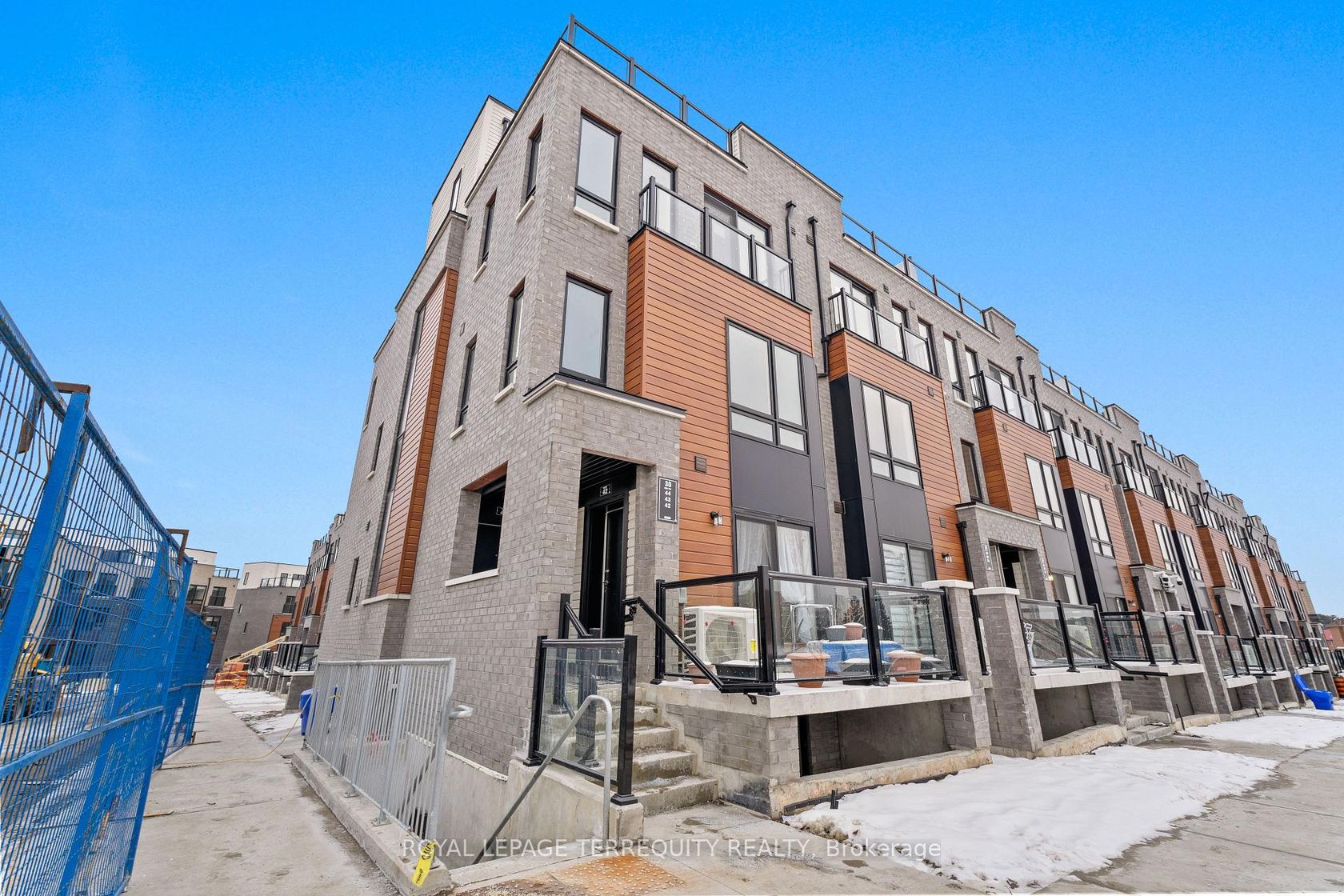 43 - 30 Liben Way, Malvern, Toronto photo number 2