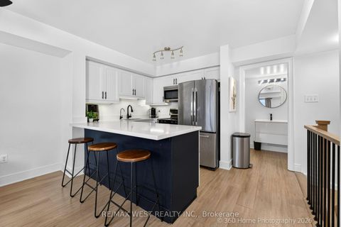 Photo 2 at 2020 - 125 George Appleton Way, CFB, Toronto